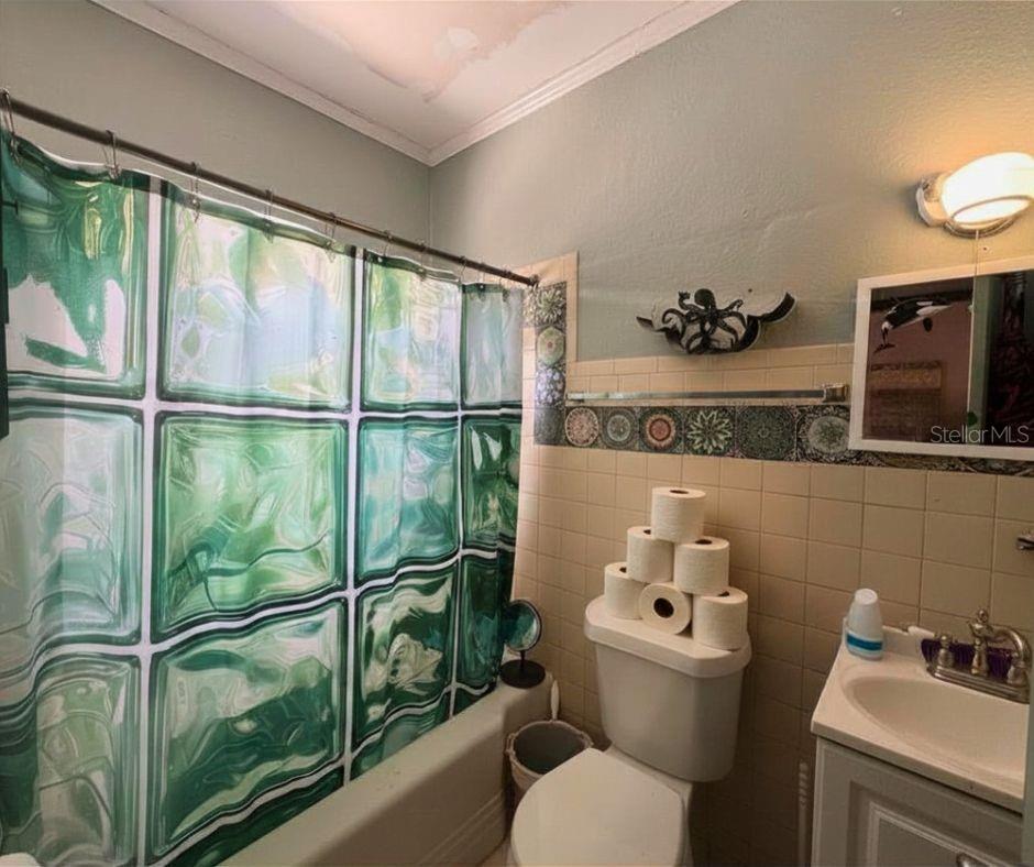 Image 37 of 45 For 223 Monroe Avenue