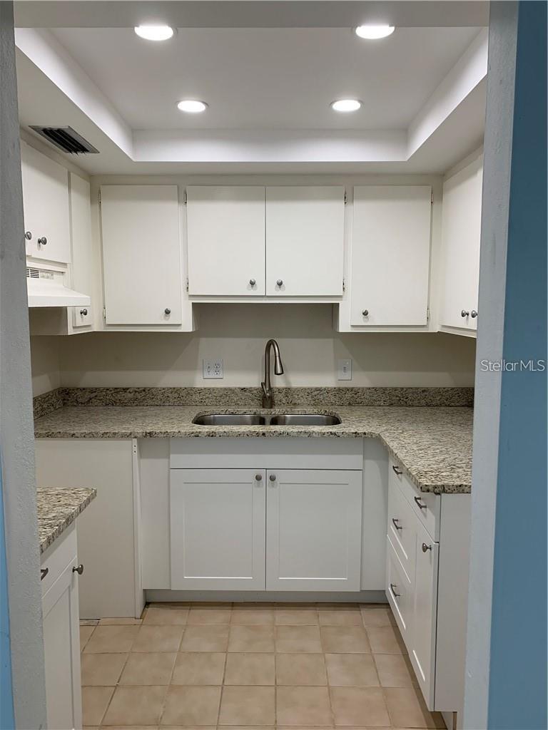 Image 3 of 7 For 4035 School Avenue D2