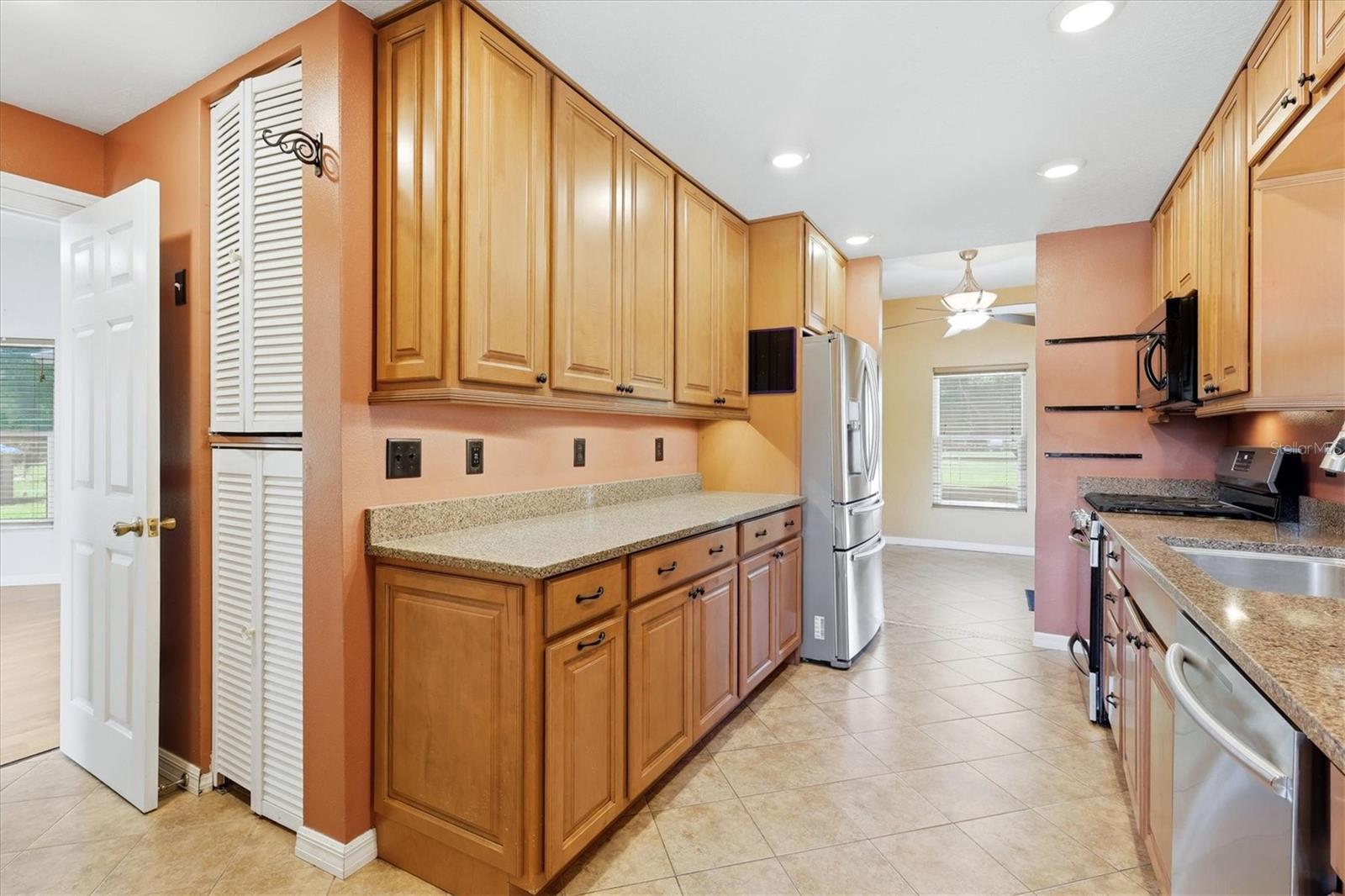 Image 11 of 49 For 30981 Singletary Road