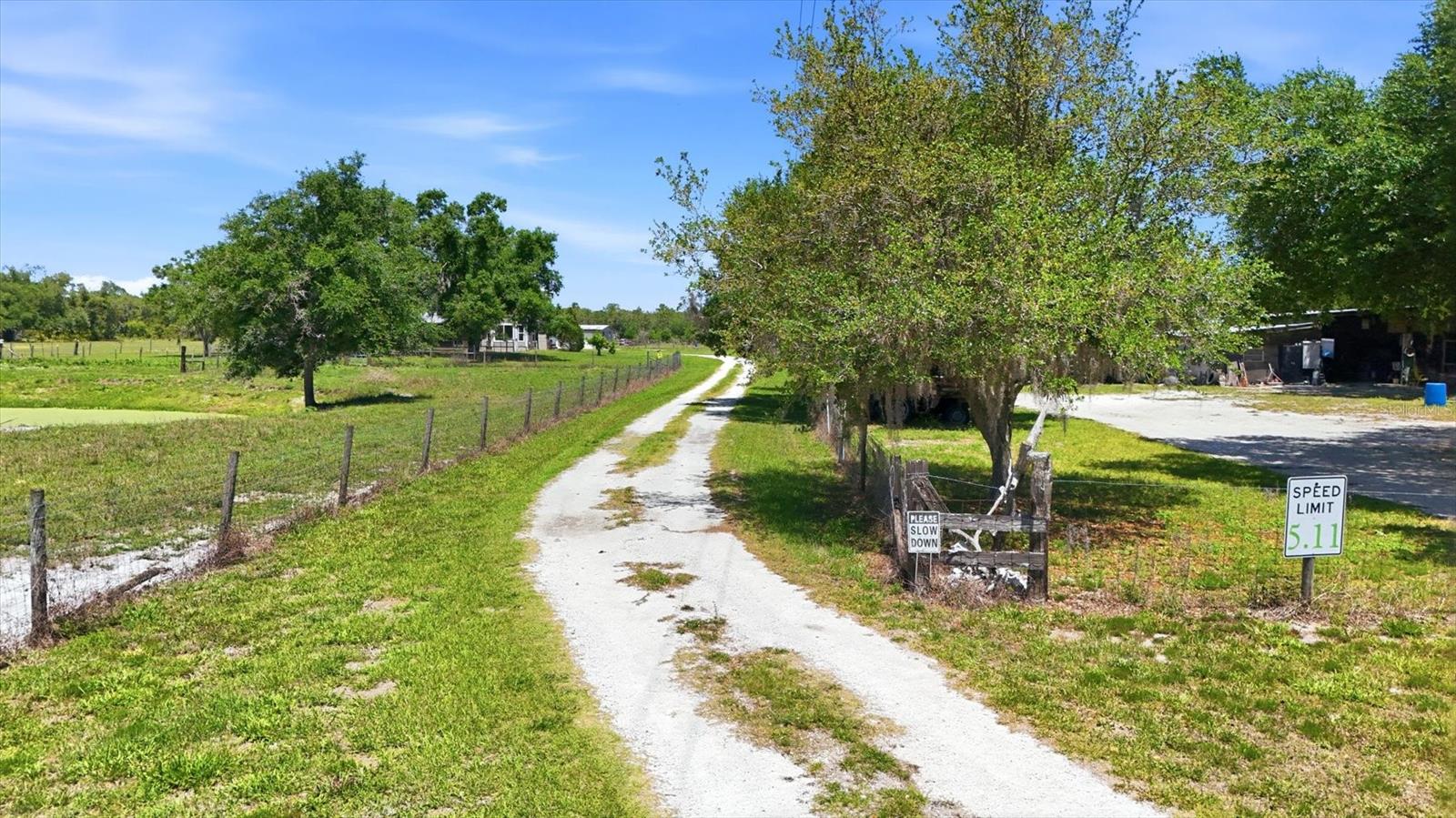 Image 28 of 49 For 30981 Singletary Road