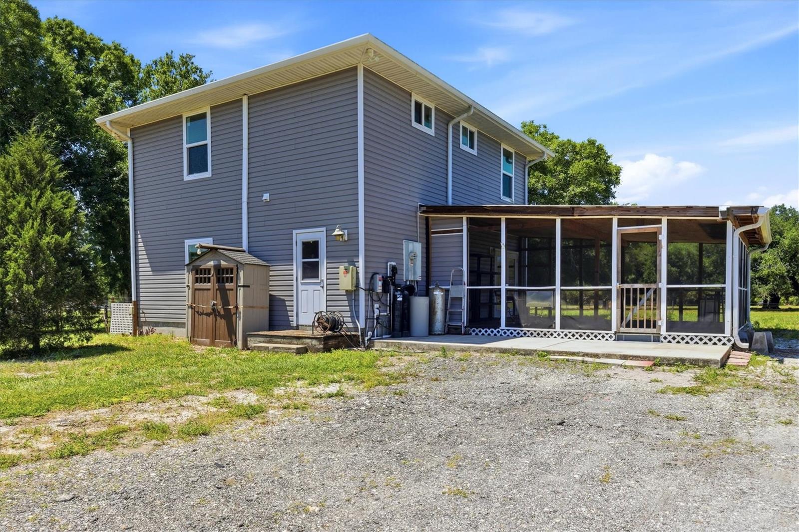 Image 32 of 49 For 30981 Singletary Road