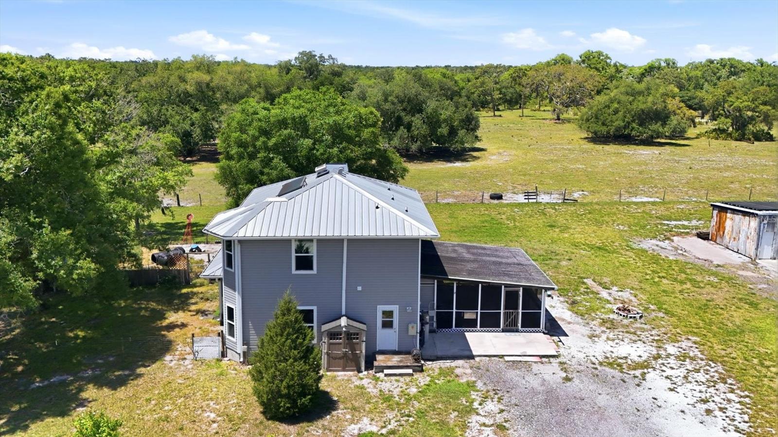 Image 35 of 49 For 30981 Singletary Road