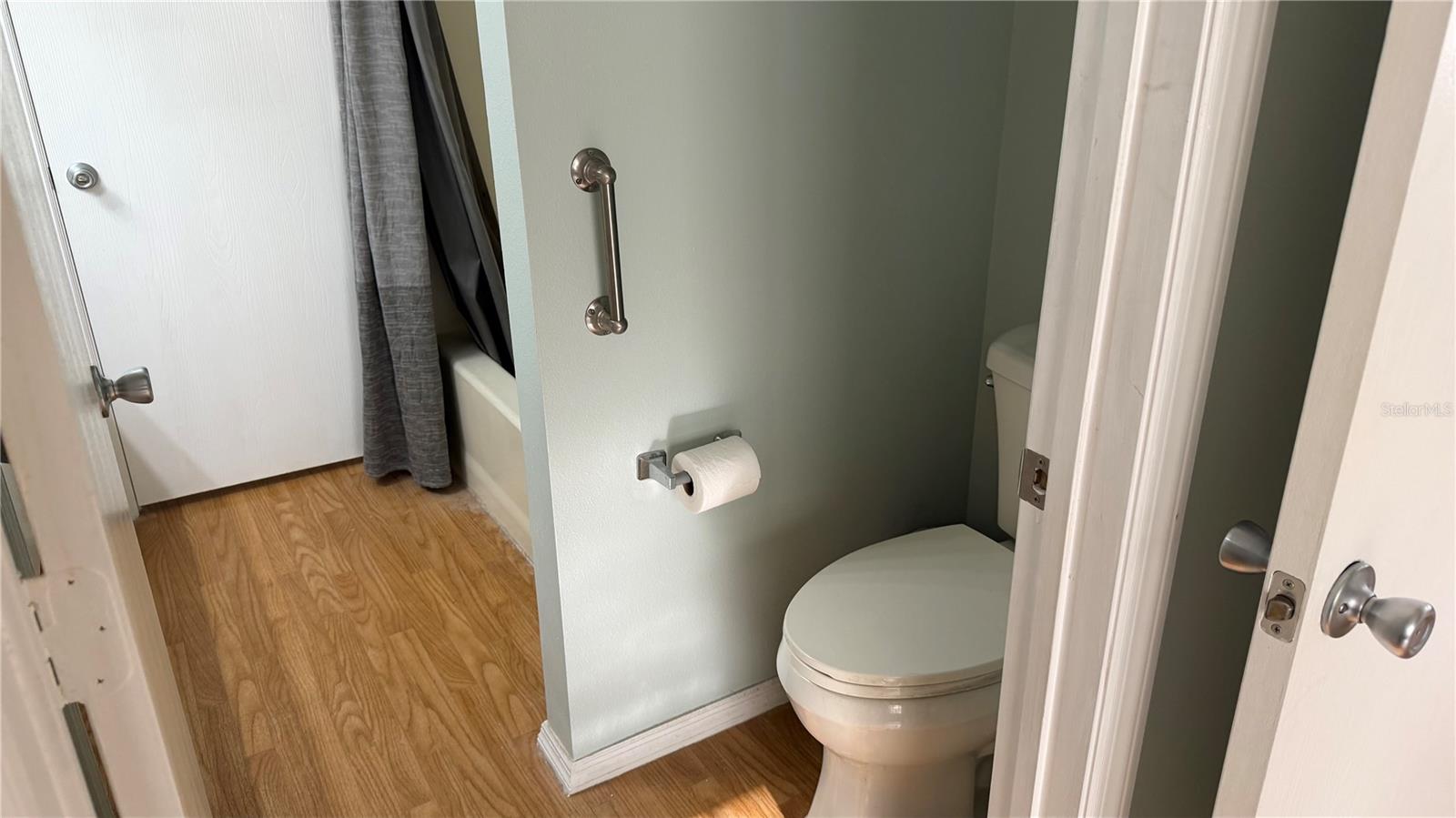 Image 13 of 14 For 17437 82nd Albemarle Avenue