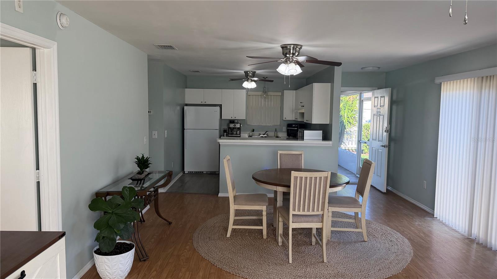 Image 4 of 14 For 17437 82nd Albemarle Avenue