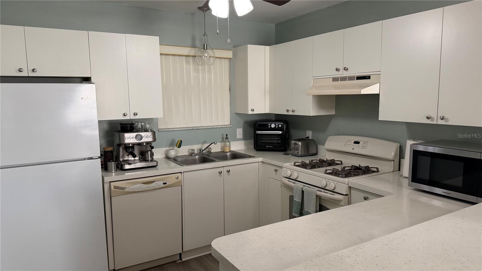 Image 6 of 14 For 17437 82nd Albemarle Avenue