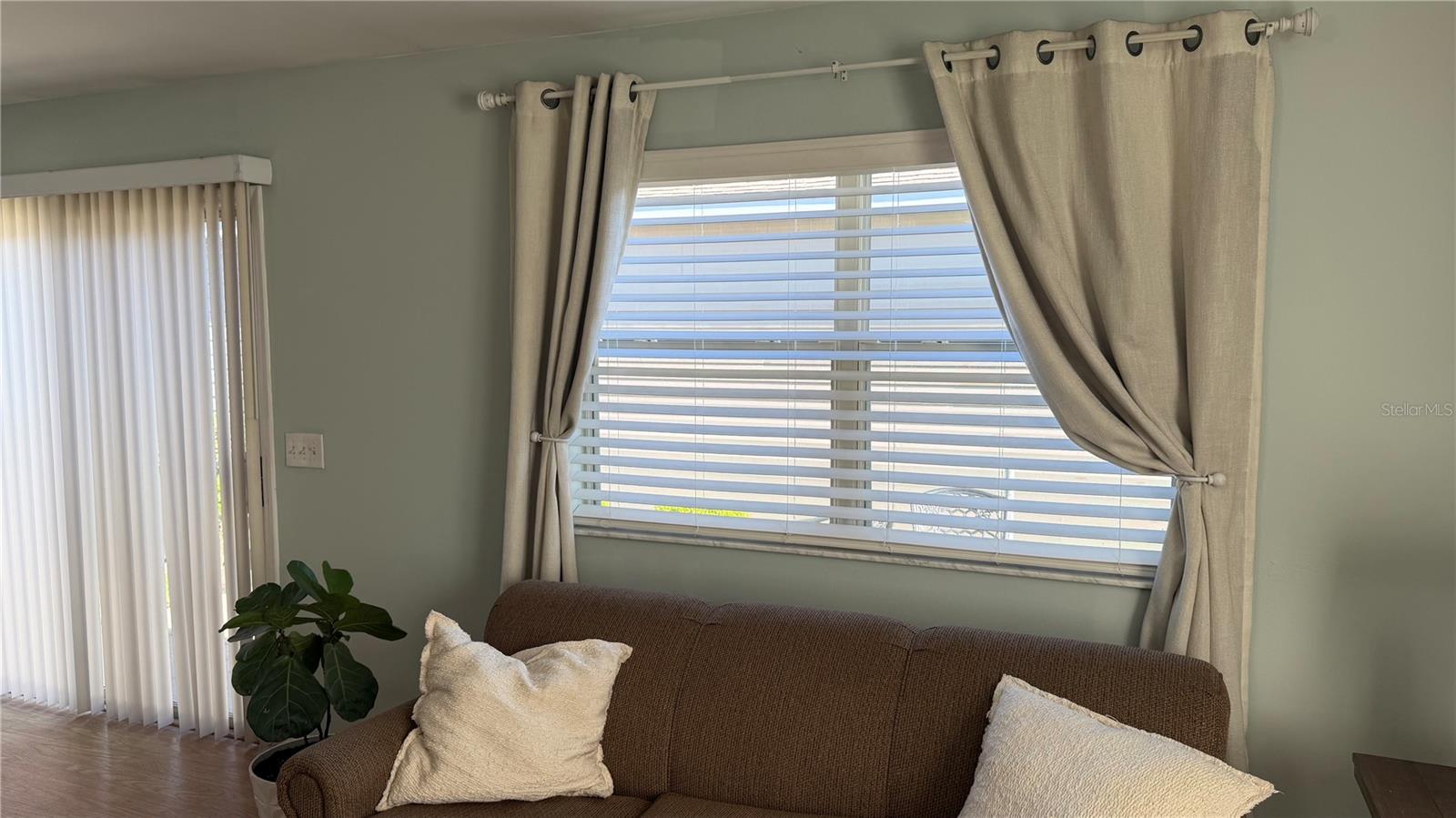 Image 7 of 14 For 17437 82nd Albemarle Avenue