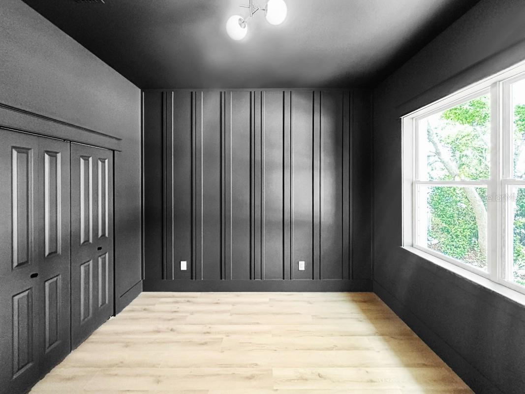 Listing photo id 11 for 1601 Gray Street S