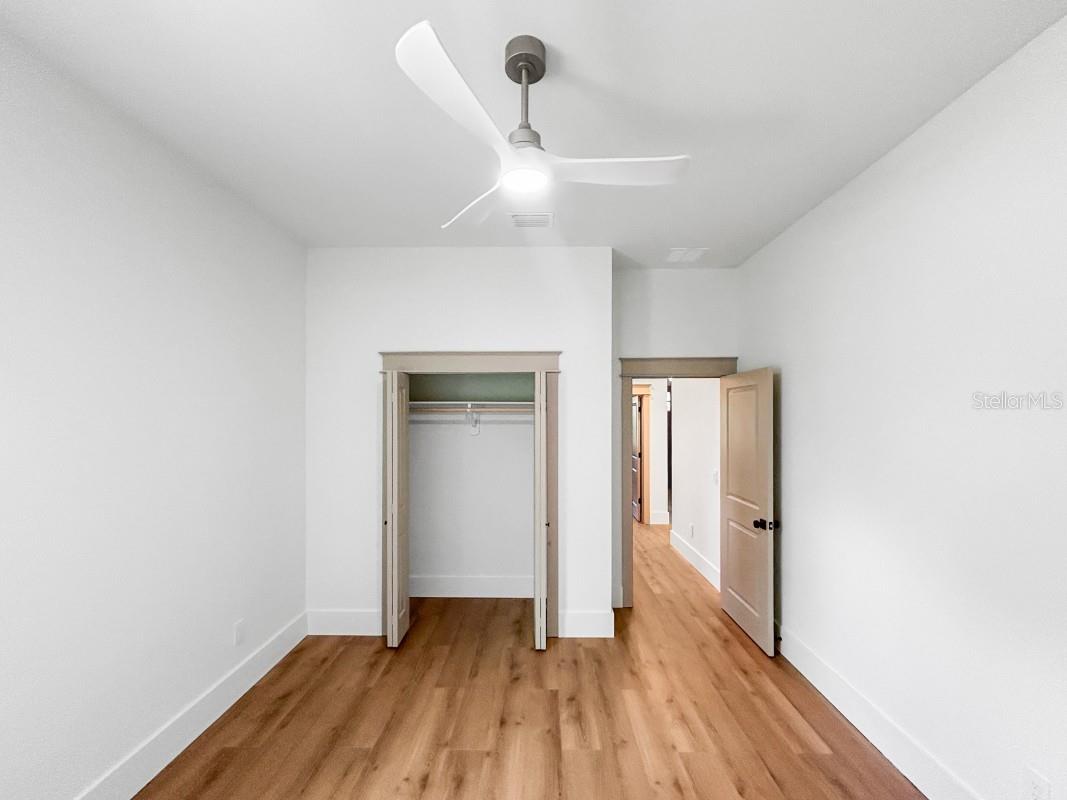 Listing photo id 18 for 1601 Gray Street S