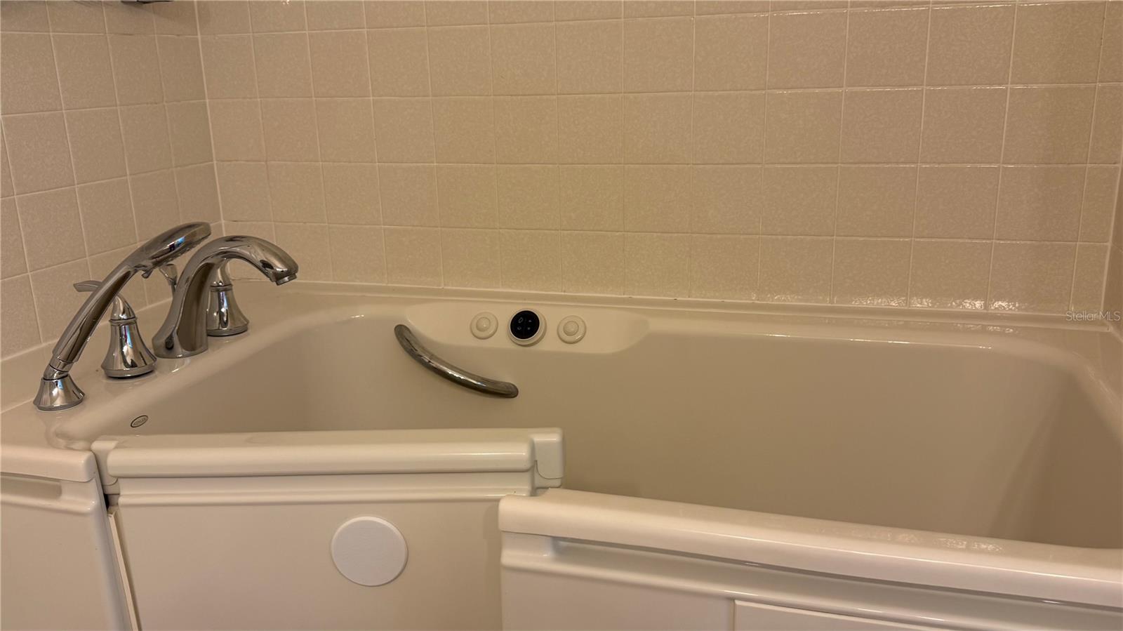 Image 24 of 32 For 5115 51st Lane W