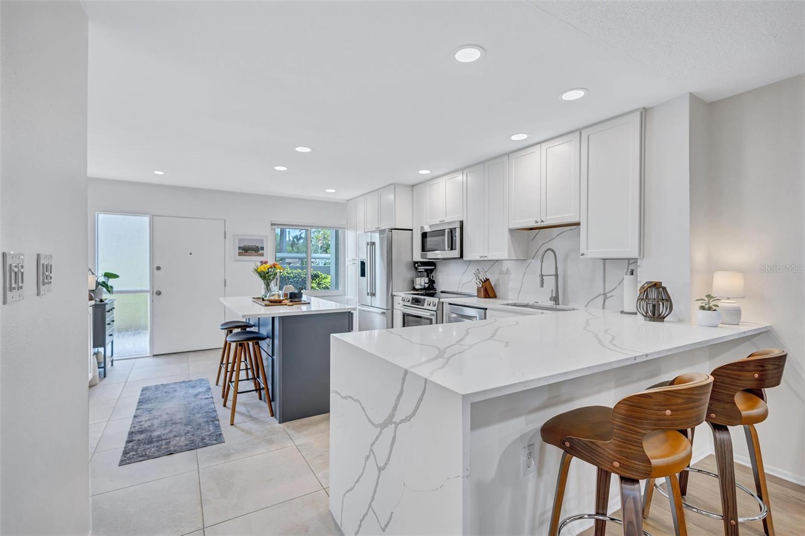 Image 11 of 47 For 1600 1st Avenue W 102a