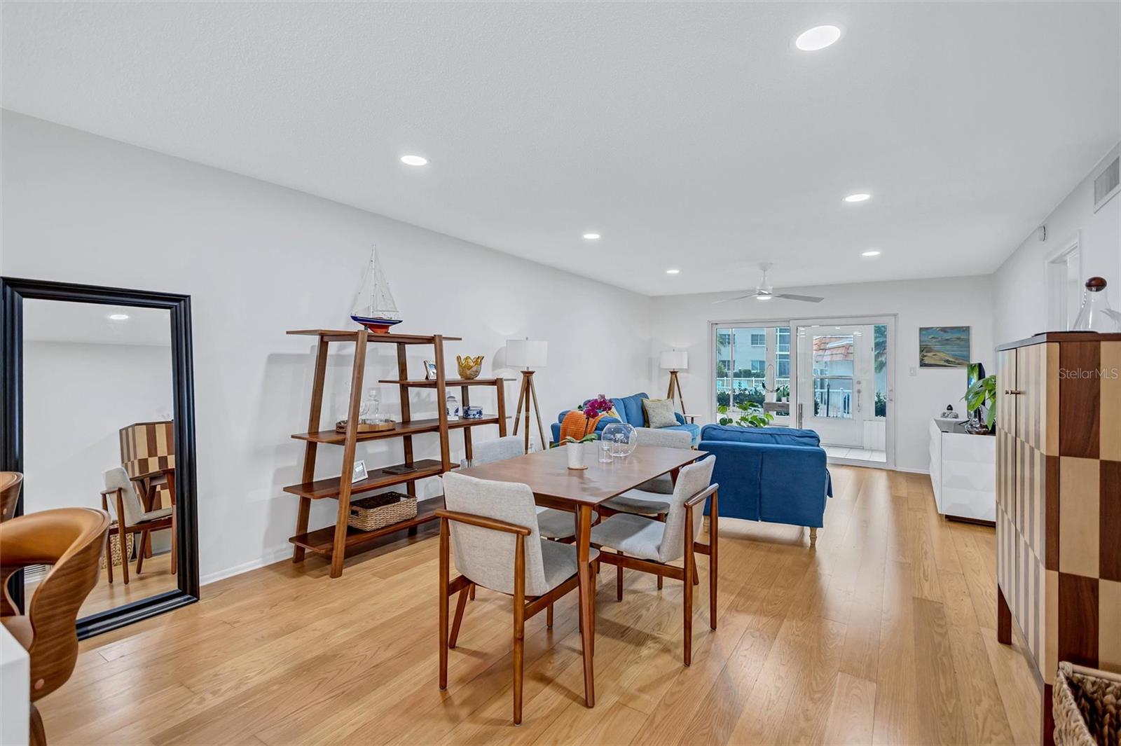 Image 15 of 47 For 1600 1st Avenue W 102a