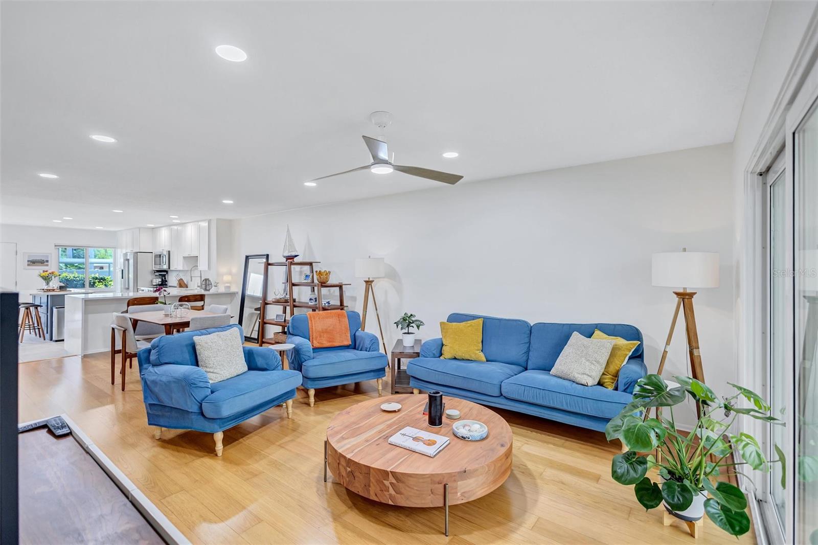 Image 17 of 47 For 1600 1st Avenue W 102a