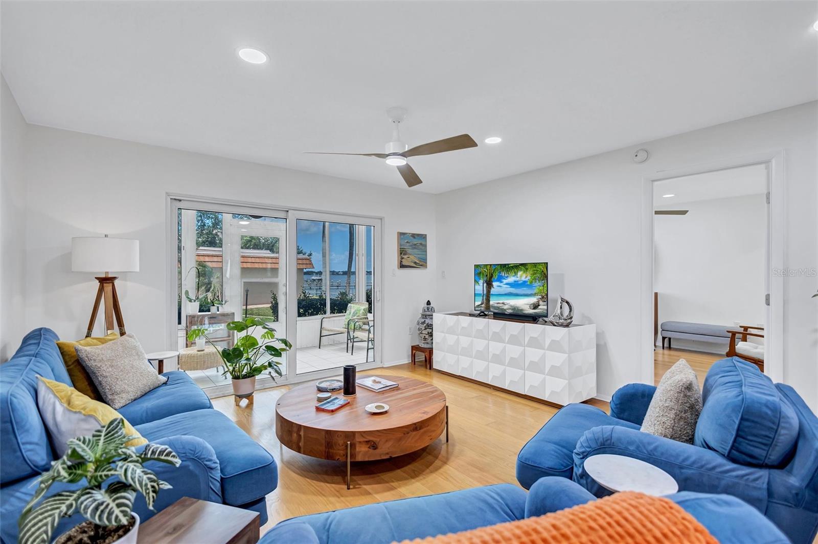 Image 20 of 47 For 1600 1st Avenue W 102a