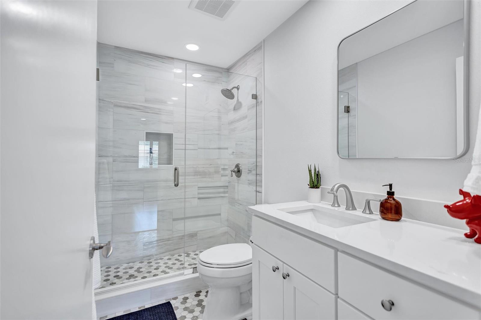 Image 24 of 47 For 1600 1st Avenue W 102a