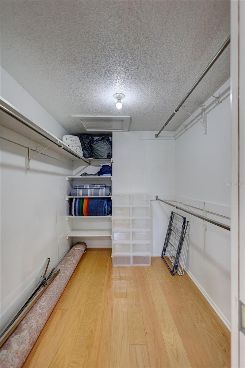 Image 25 of 47 For 1600 1st Avenue W 102a