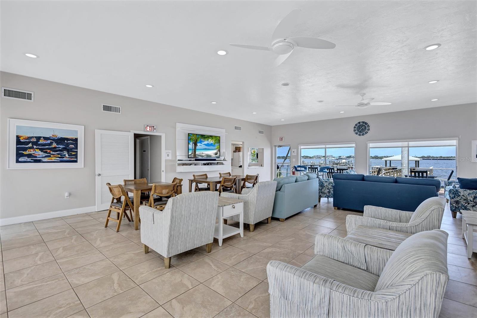 Image 43 of 47 For 1600 1st Avenue W 102a