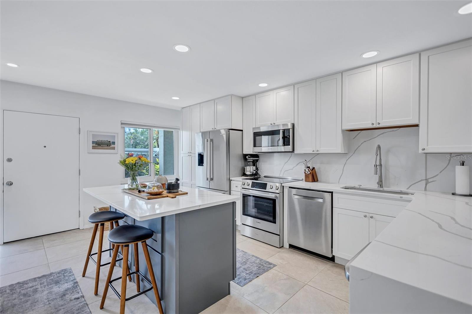 Image 7 of 47 For 1600 1st Avenue W 102a