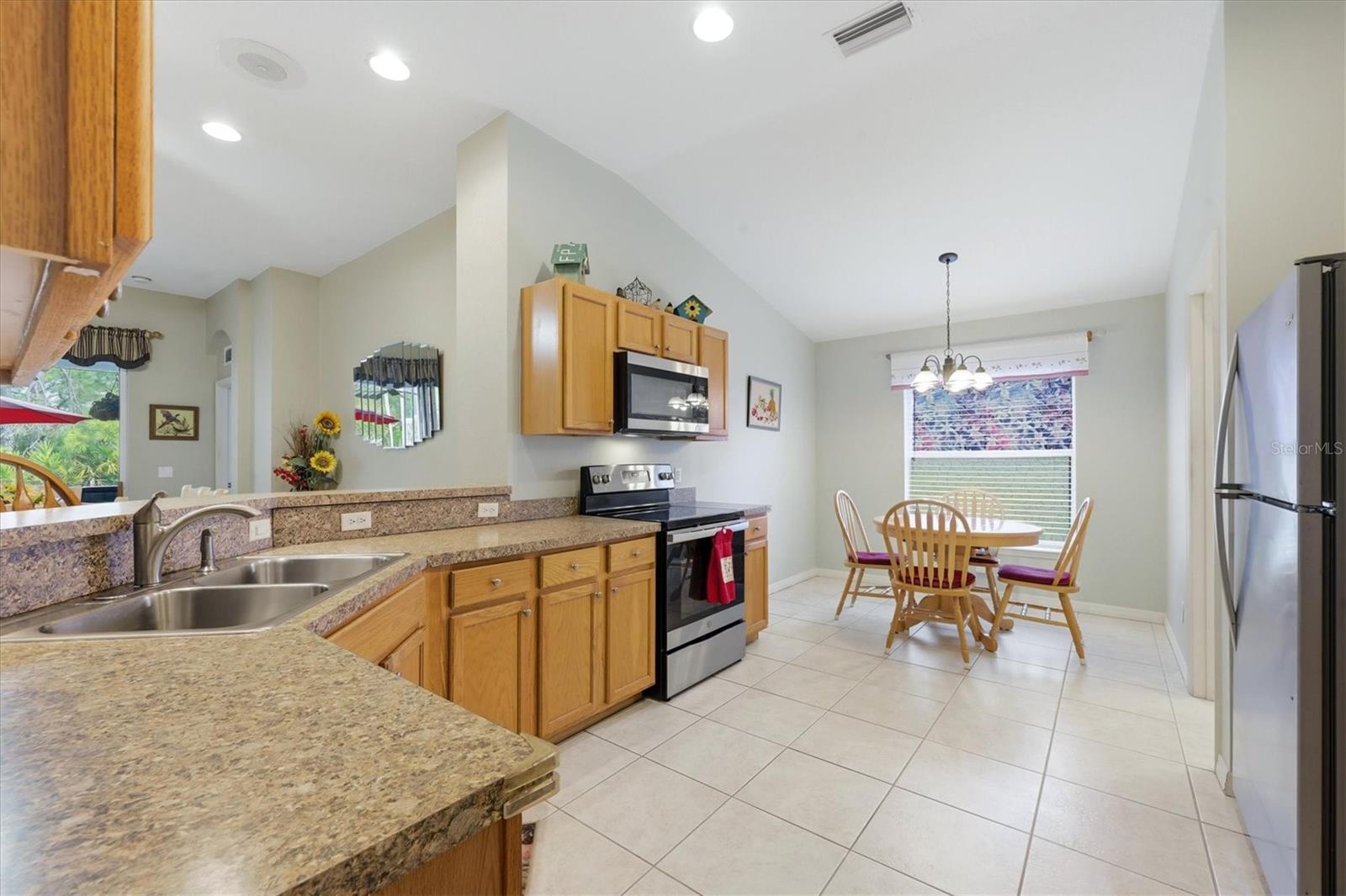 Image 16 of 41 For 1528 Scarlett Avenue