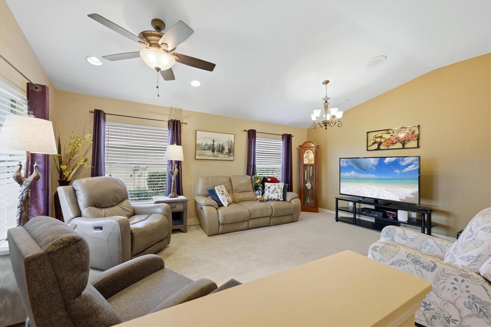 Image 2 of 41 For 1528 Scarlett Avenue