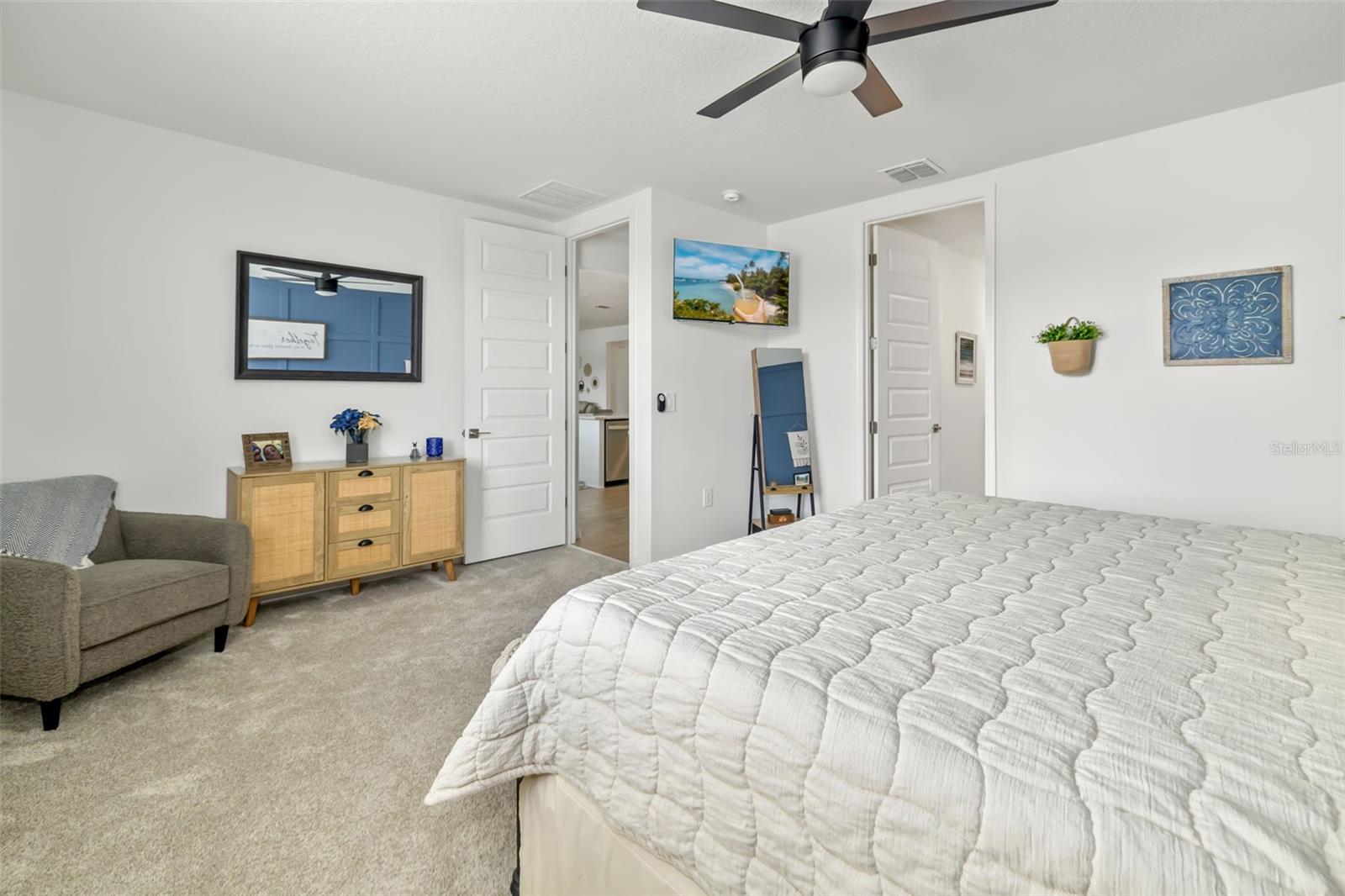 Image 13 of 49 For 14086 Ginnie Springs Way