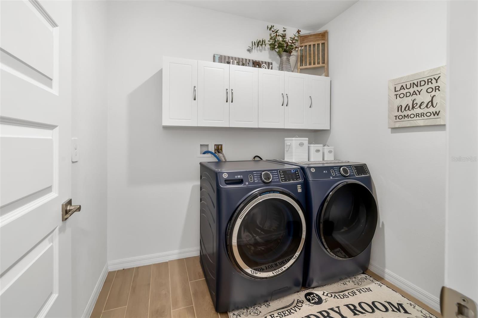 Image 23 of 49 For 14086 Ginnie Springs Way