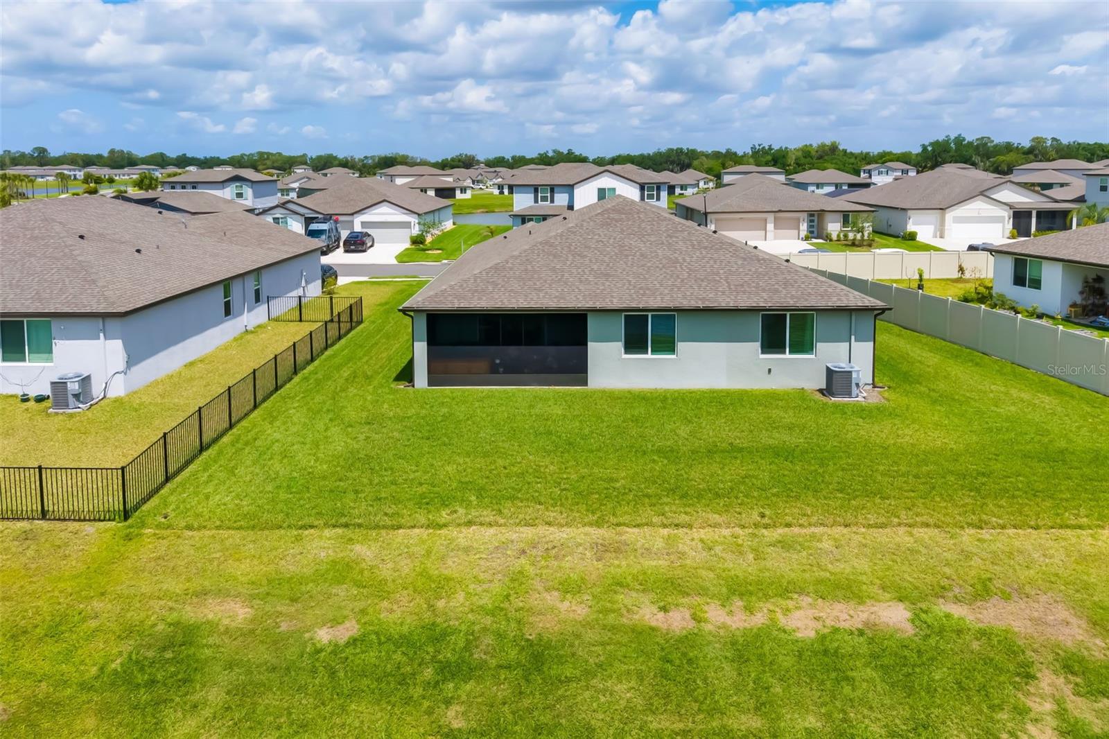 Image 32 of 49 For 14086 Ginnie Springs Way