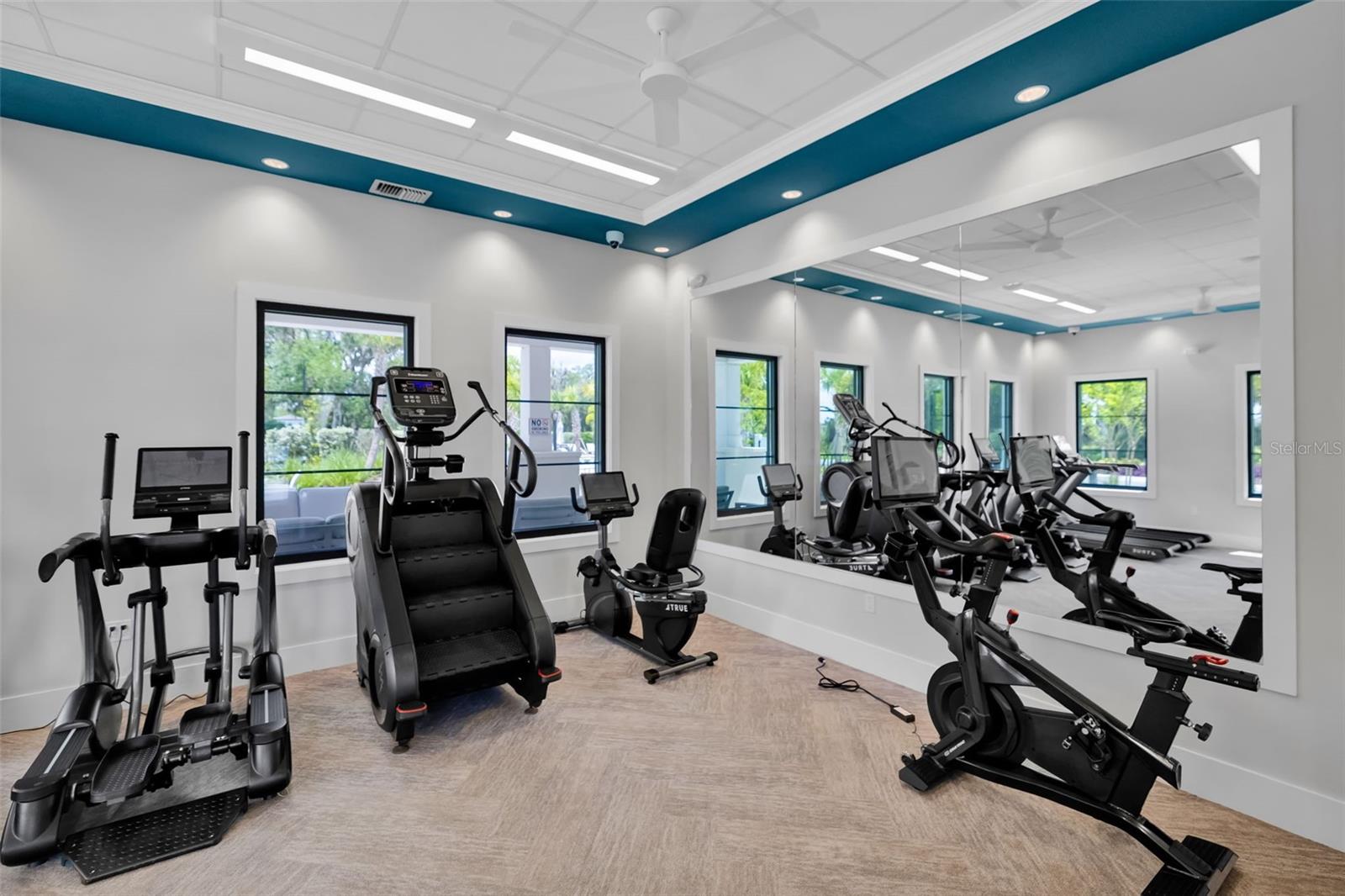 Image 38 of 49 For 14086 Ginnie Springs Way