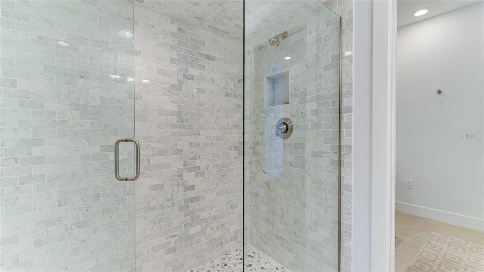 Image 22 of 44 For 51 Macewen Drive 5