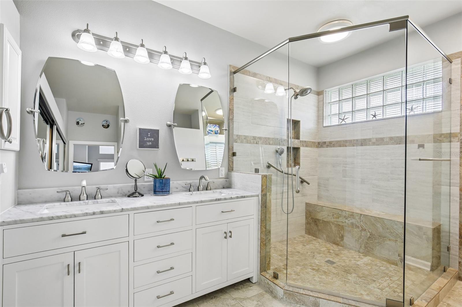 Image 23 of 50 For 667 Crossfield Circle 1