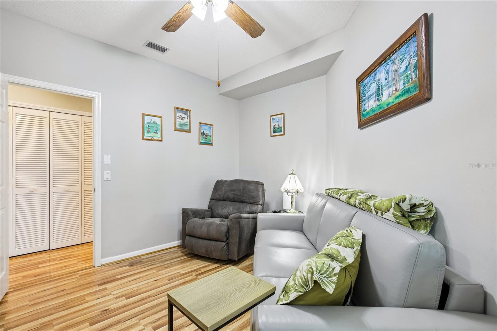 Image 25 of 50 For 667 Crossfield Circle 1