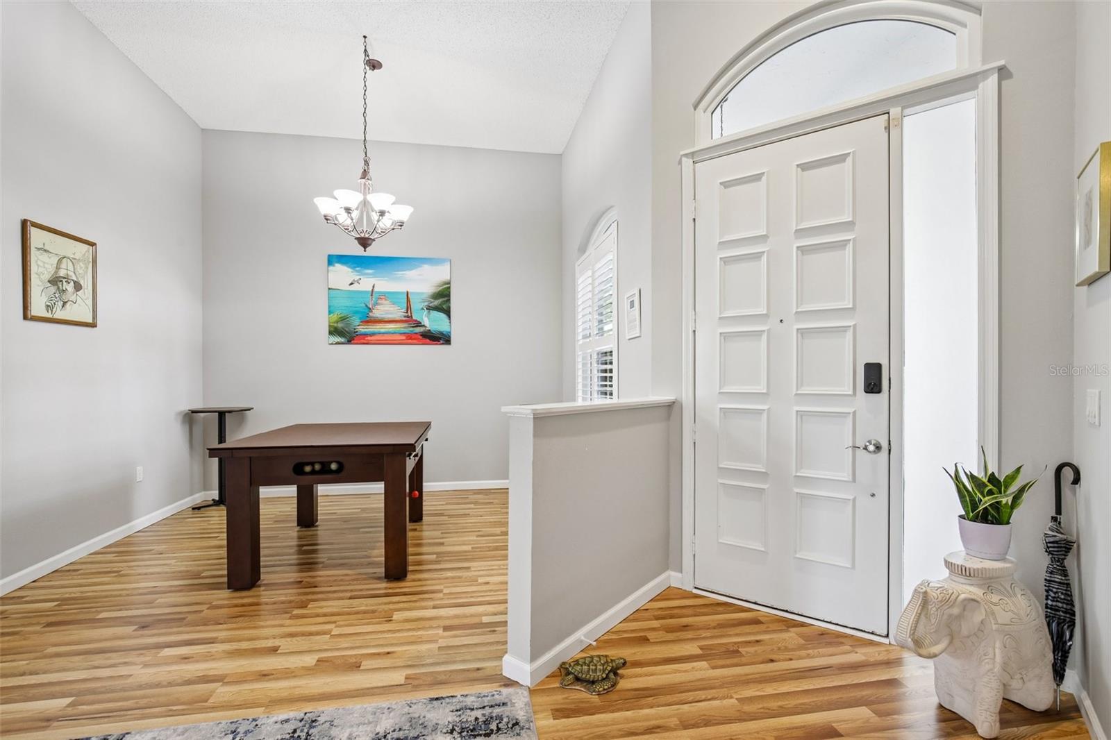 Image 6 of 50 For 667 Crossfield Circle 1