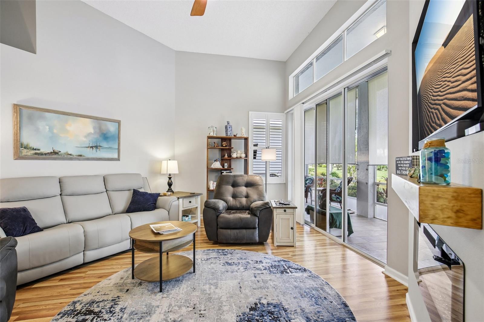 Image 8 of 50 For 667 Crossfield Circle 1