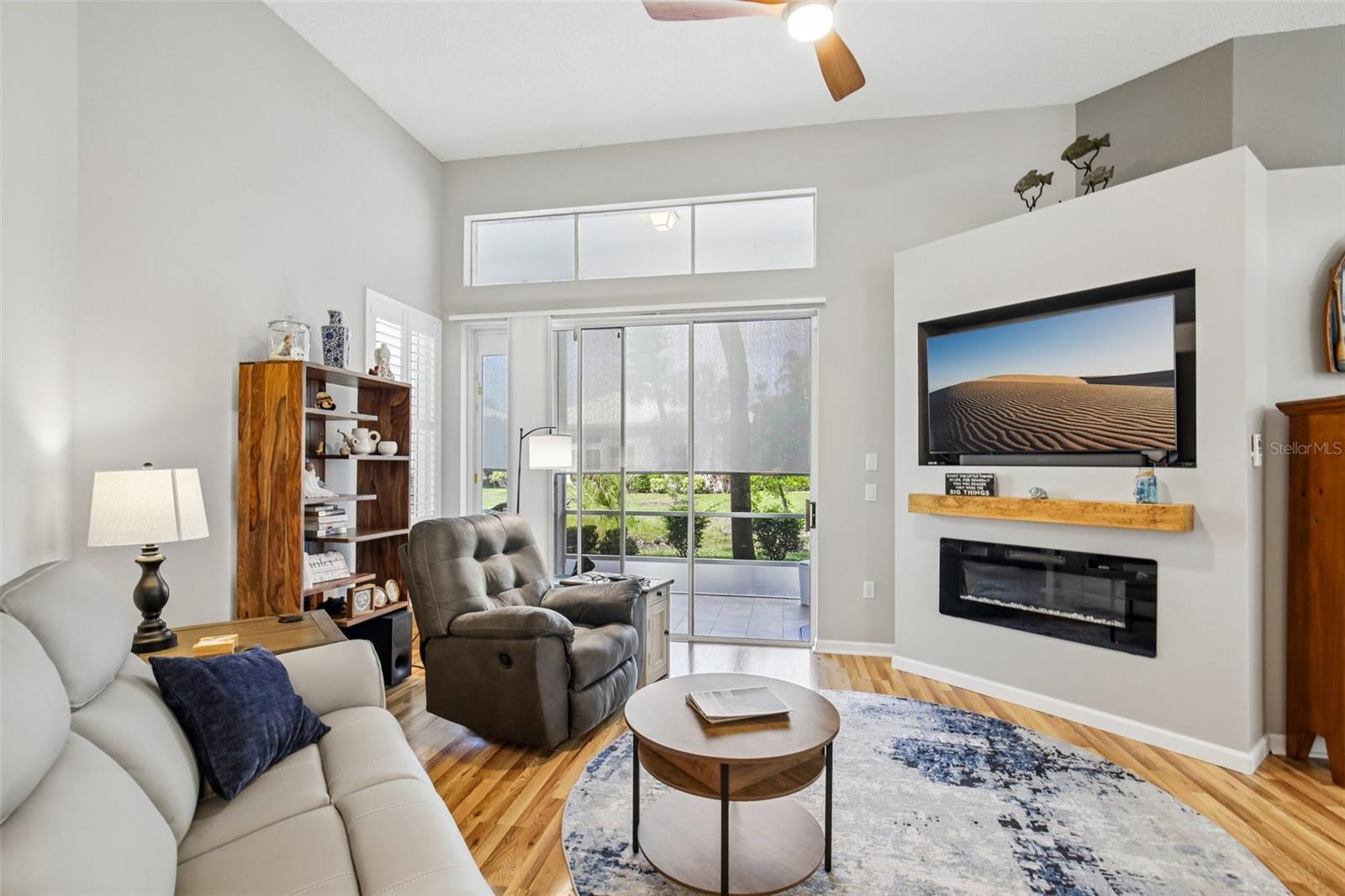 Image 9 of 50 For 667 Crossfield Circle 1