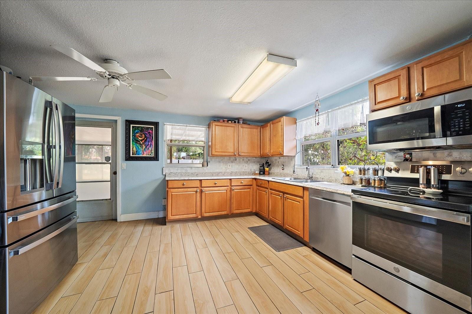 Image 5 of 29 For 2503 53rd Avenue W