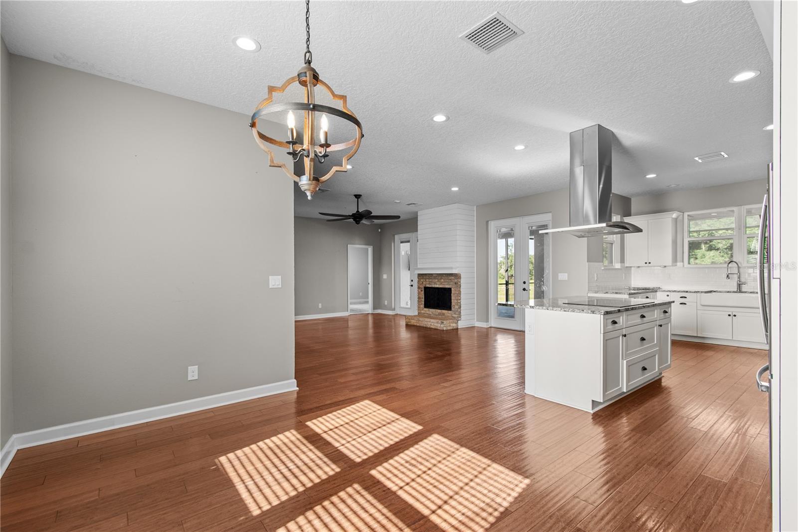 Image 28 of 91 For 14805 Us-301 N