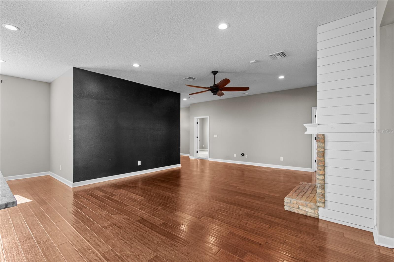 Image 33 of 91 For 14805 Us-301 N