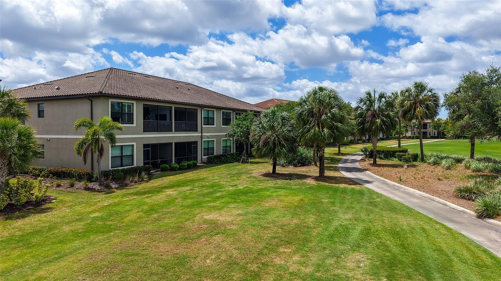 Image 10 of 78 For 13731 Messina Loop 102