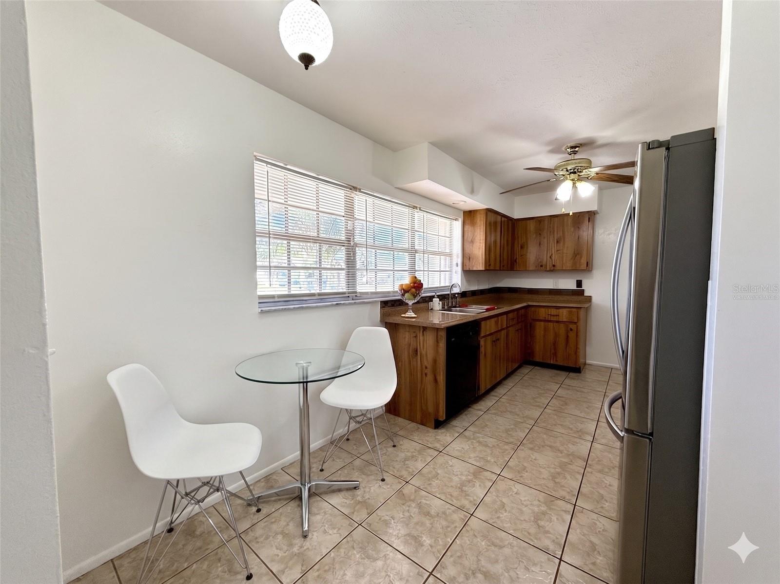 Image 10 of 39 For 5389 Foxwood Drive