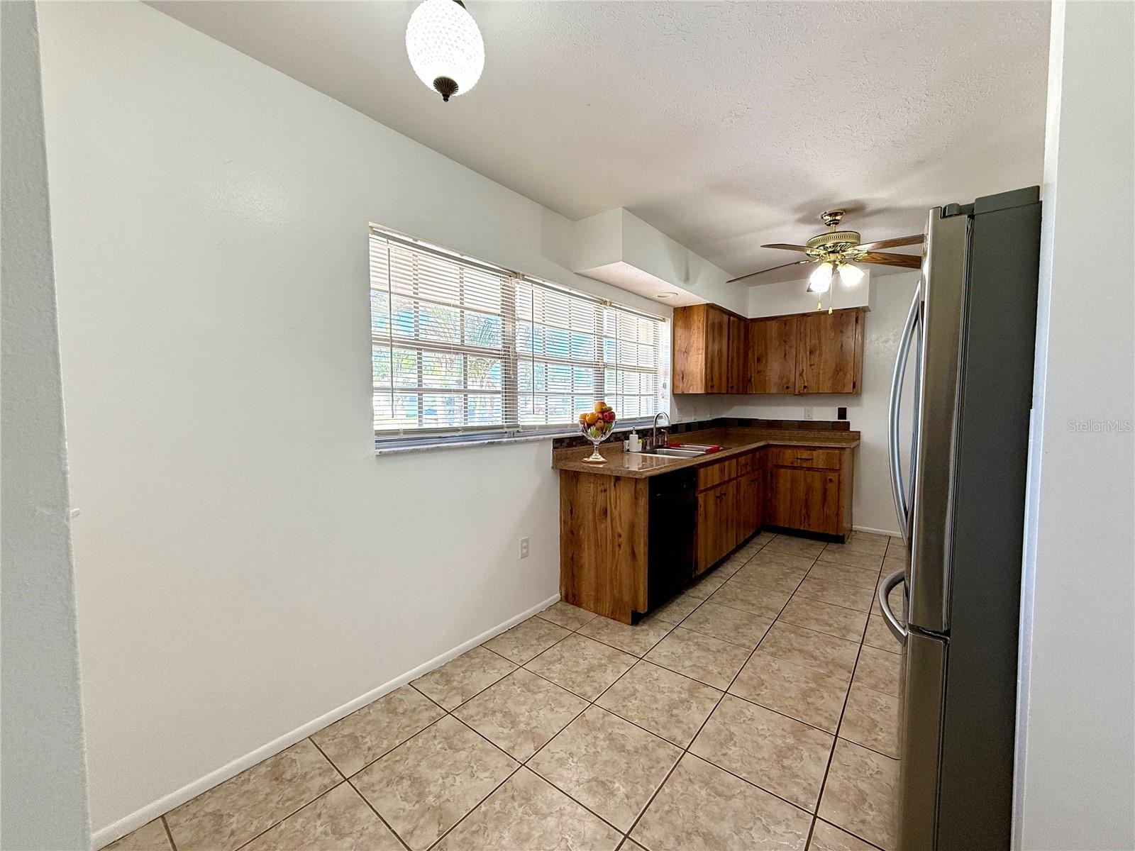 Image 11 of 39 For 5389 Foxwood Drive