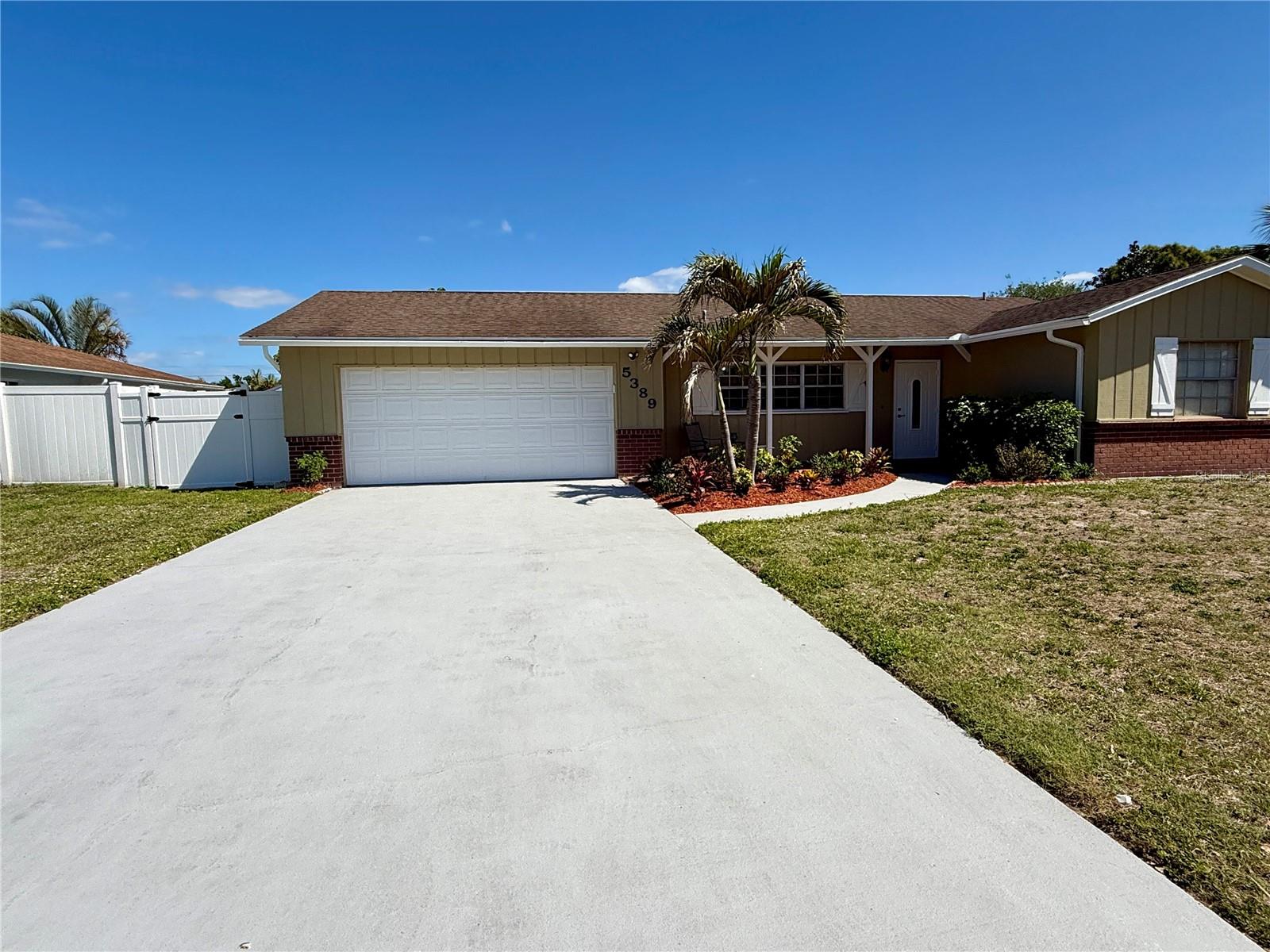 Image 2 of 39 For 5389 Foxwood Drive