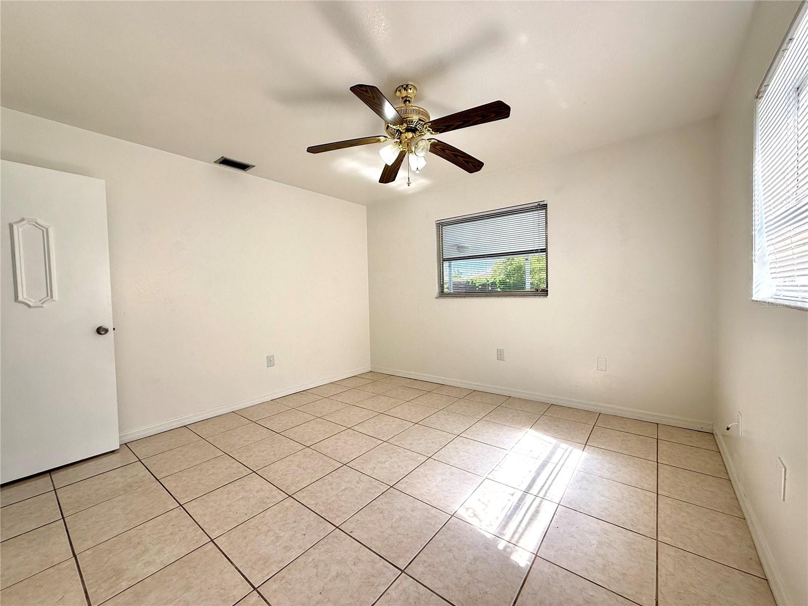 Image 24 of 39 For 5389 Foxwood Drive