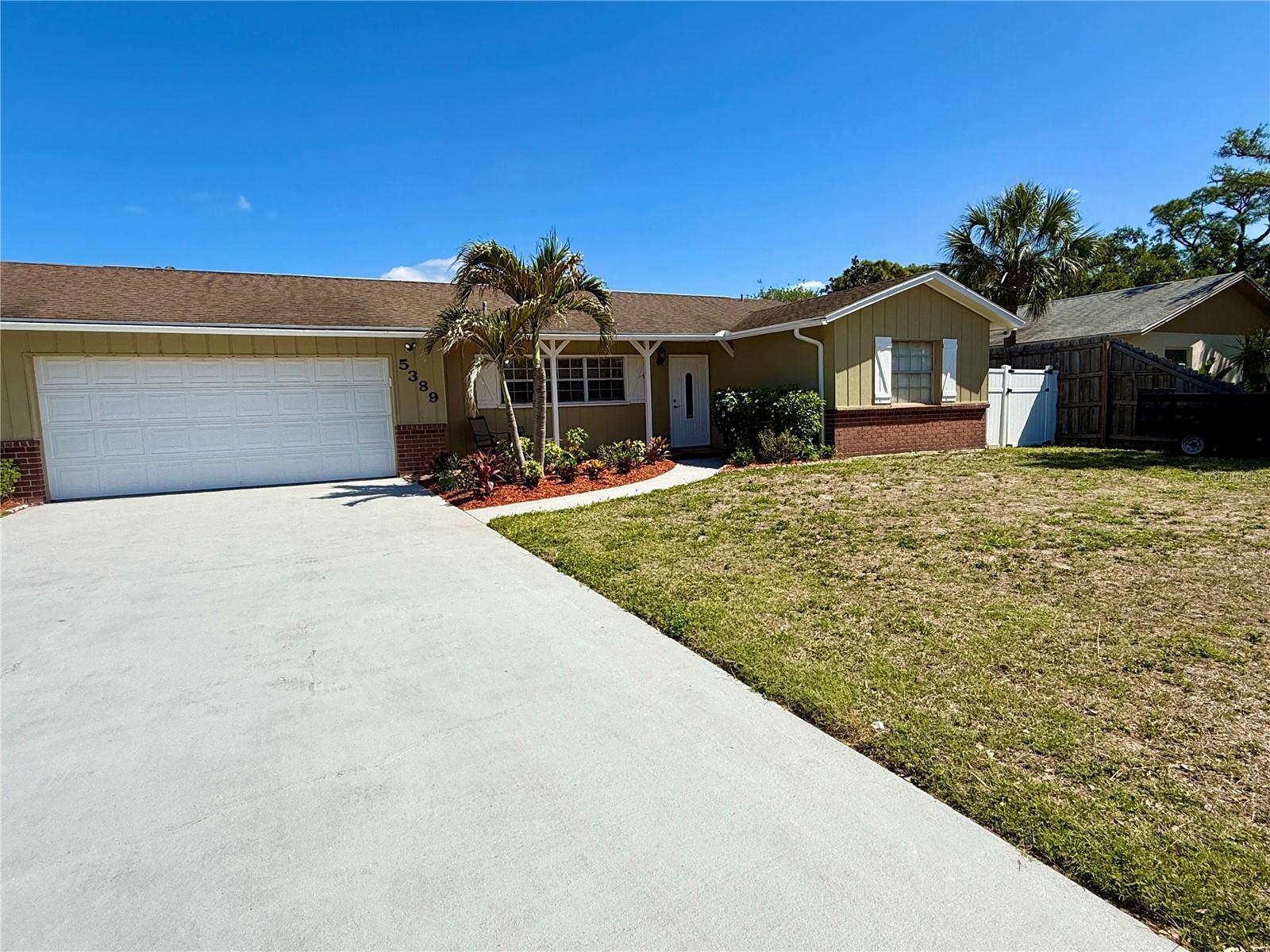 Image 3 of 39 For 5389 Foxwood Drive