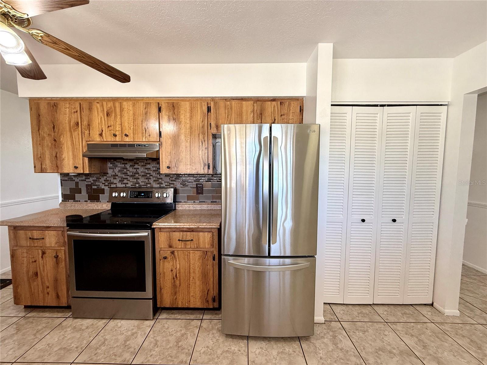 Image 8 of 39 For 5389 Foxwood Drive