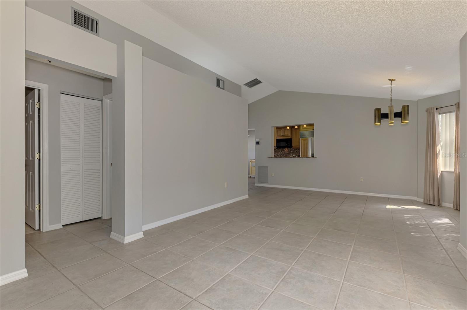 Image 11 of 33 For 4438 Long Common Lane 52