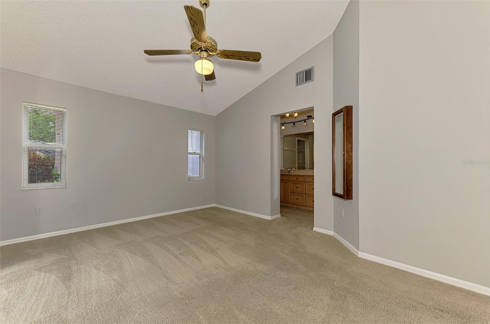 Image 14 of 33 For 4438 Long Common Lane 52