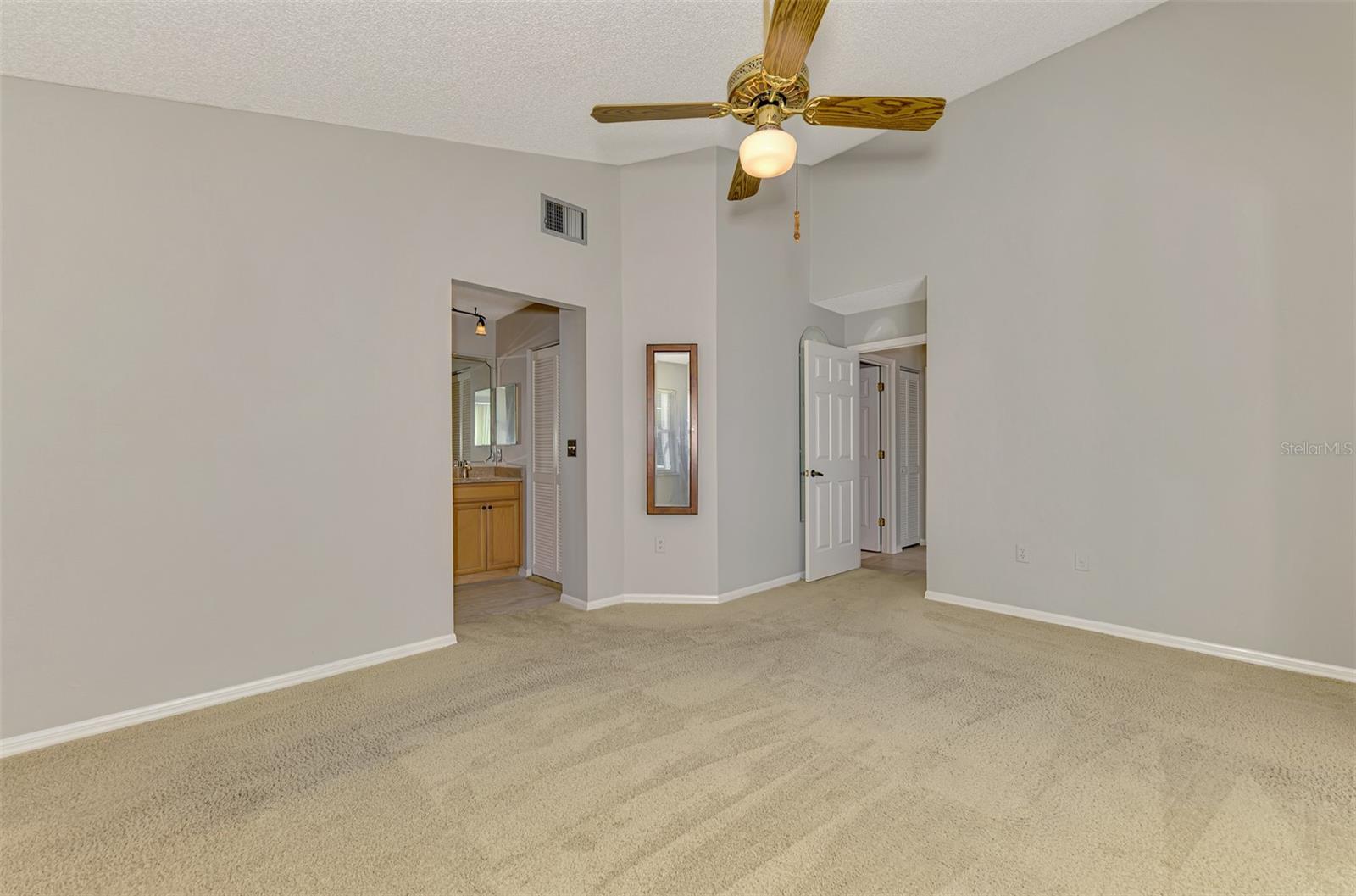 Image 15 of 33 For 4438 Long Common Lane 52