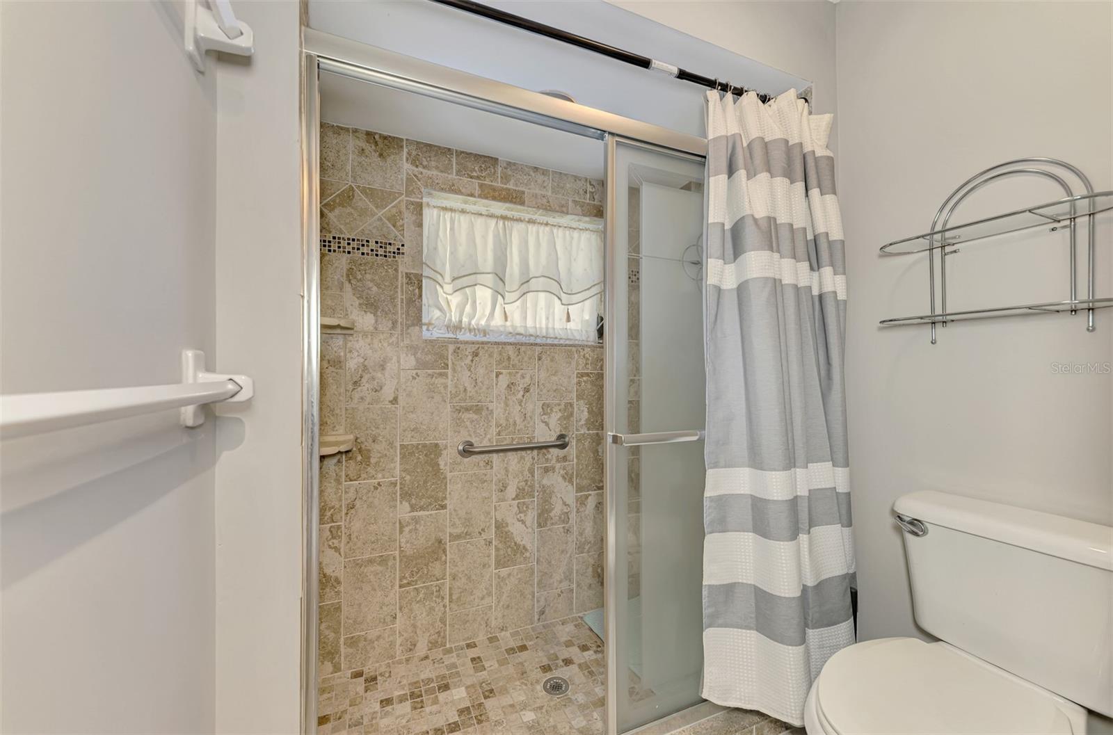 Image 18 of 33 For 4438 Long Common Lane 52