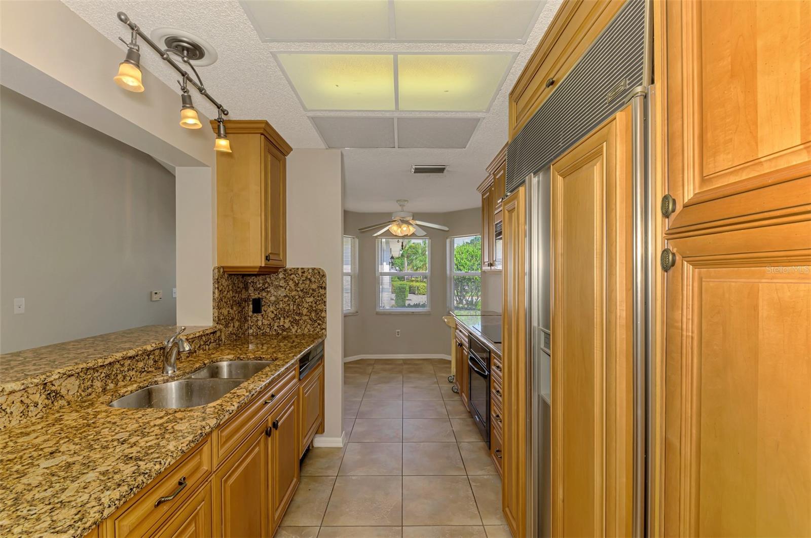 Image 4 of 33 For 4438 Long Common Lane 52