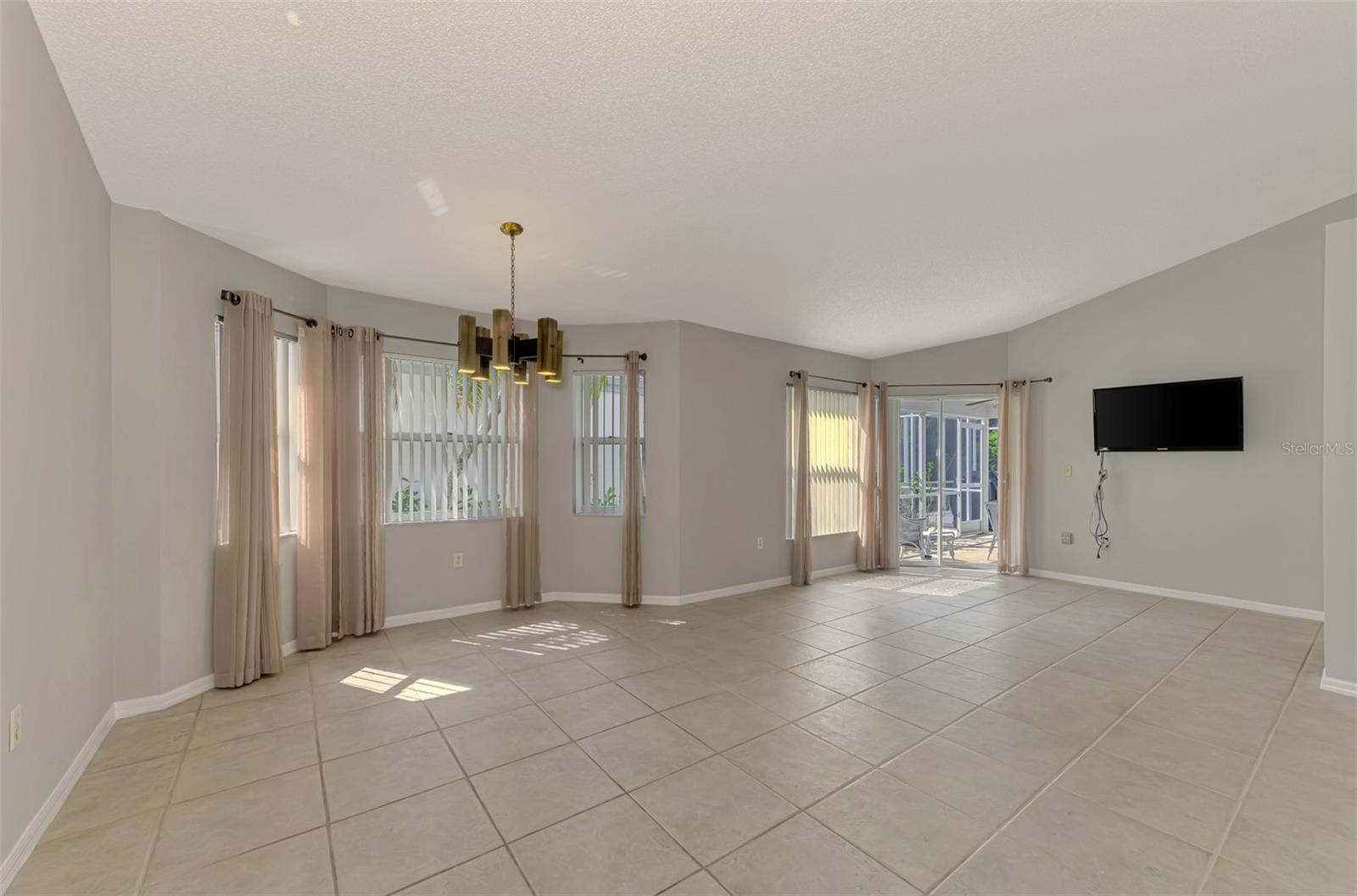 Image 8 of 33 For 4438 Long Common Lane 52