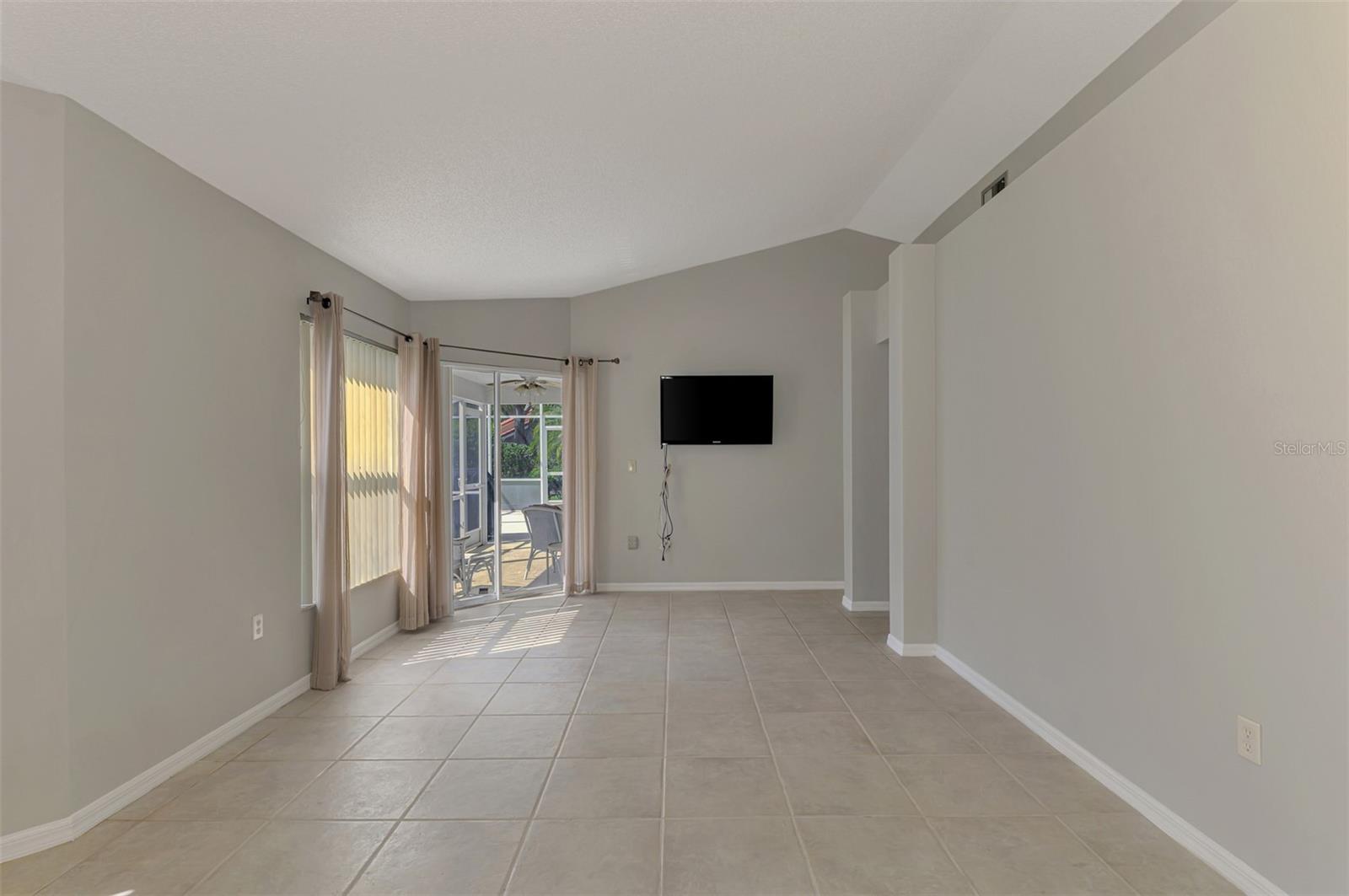 Image 9 of 33 For 4438 Long Common Lane 52